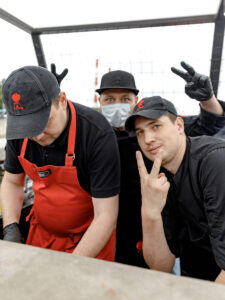 grandioznaya-dance-bbq-party-hot-boat-na-samoy-bolshoy-otkrytoy-palube-v-vostochnoy-evrope-12