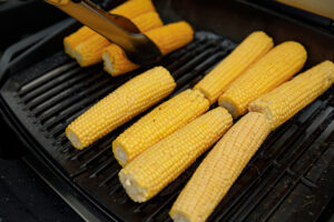 grandioznaya-dance-bbq-party-hot-boat-na-samoy-bolshoy-otkrytoy-palube-v-vostochnoy-evrope-13