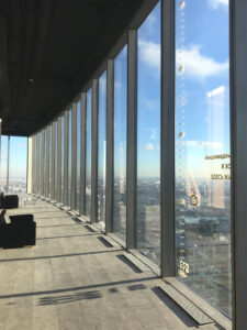 holiday-vernissage-samaya-vysokaya-vystavka-vernisazh-v-evrope-03