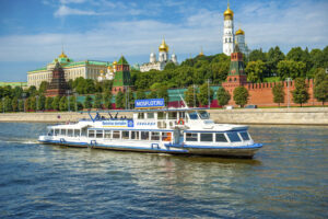 krugovaya-rechnaya-progulka-ot-neskuchnogo-sada-puteshestviye-po-moskve-reke-04