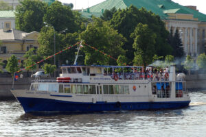 kruiz-na-teplohode-v-nikolo-ugreshskiy-monastyr-10