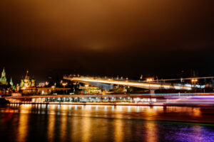 muzykalniy-kruiz-s-saksofonom-i-uzhinom-na-bortu-lyuks-teplohoda-06