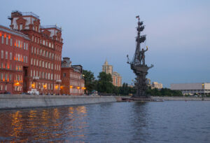 muzykalnyj-ehkspress-s-uzhinom-i-di-dzheem-na-bortu2