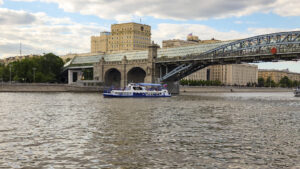 na-retro-tramvaychike-po-tsentru-moskvy-ot-prichala-kitay-gorod-ustinskiy-vorobevy-gory-01