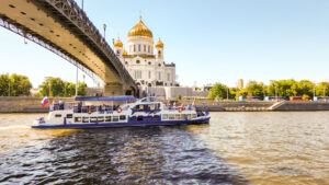 na-retro-tramvaychike-po-tsentru-moskvy-ot-prichala-kitay-gorod-ustinskiy-vorobevy-gory-06