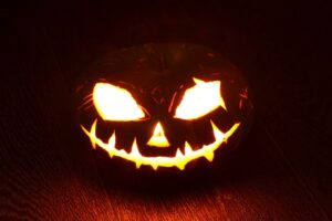 nochnoy-koshmar-na-korable-prizrake-loft-boat-v-kanun-dnya-vsekh-svyatykh-khellouin-01