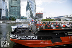 nochnoy-koshmar-na-korable-prizrake-loft-boat-v-kanun-dnya-vsekh-svyatykh-khellouin-02