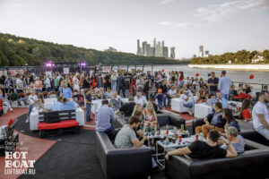 nochnoy-koshmar-na-korable-prizrake-loft-boat-v-kanun-dnya-vsekh-svyatykh-khellouin-10