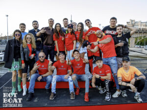 nochnoy-koshmar-na-korable-prizrake-loft-boat-v-kanun-dnya-vsekh-svyatykh-khellouin-12