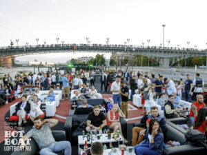 nochnoy-koshmar-na-korable-prizrake-loft-boat-v-kanun-dnya-vsekh-svyatykh-khellouin-13