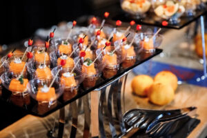 noviy-god-2024-v-kontsertnom-zale-atmosfera-amfiteatr-18