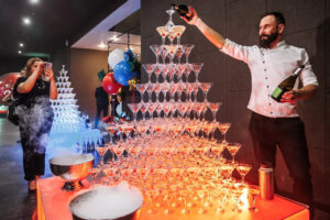 noviy-god-2024-v-kontsertnom-zale-atmosfera-amfiteatr-19