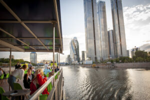 obzornaya-rechnaya-progulka-ot-parka-kultury-do-moskva-siti-02