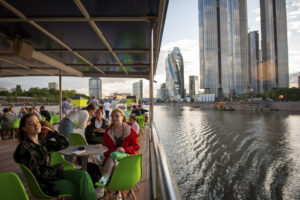 obzornaya-rechnaya-progulka-ot-parka-kultury-do-moskva-siti-03