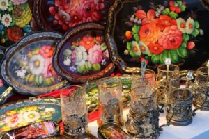 odnodnevniy-rechnoy-kruiz-v-zhostovo-03