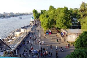 park-gorkogo-maliy-prichal-obzornaya-progulka-na-komfortabelnykh-teplokhodakh-01