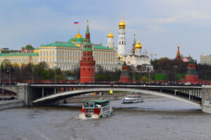 park-gorkogo-maliy-prichal-obzornaya-progulka-na-komfortabelnykh-teplokhodakh-05