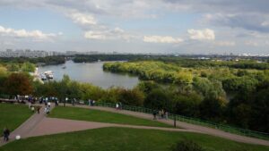 progulka-na-teplohode-v-parke-kolomenskoe-07