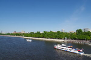 progulka-na-teplohode-v-parke-kolomenskoe-08