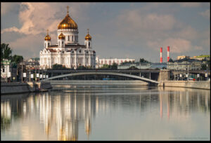 progulka-na-teplokhode-po-tsentralnomu-marshrutu-moskvy-ot-prichala-novospasskiy-most-05