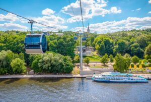 progulka-na-teplokhode-po-tsentralnomu-marshrutu-moskvy-ot-prichala-novospasskiy-most-08