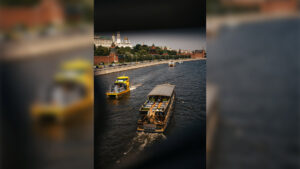 progulka-po-moskve-reke-na-teplokhode-restorane-moris-ot-moskva-siti-05