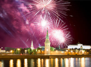 prosmotr-salyuta-9-maya-2022-c-teplokhoda-alina-prima-ot-prichala-krymskiy-most-01