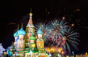 prosmotr-salyuta-9-maya-c-teplokhoda-alina-tango-ot-khrama-khrista-spasitelya-01