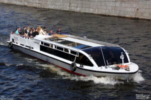 rechnaya-ekskursiya-v-sankt-peterburge-severnaya-venetsiya-02