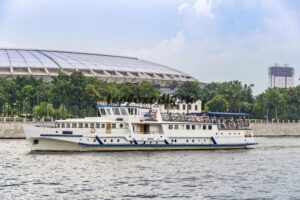 rechnaya-progulka-lyubimaya-stolica-na-teplohode-sobol-06