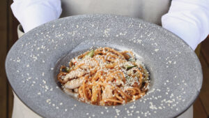 rechnaya-progulka-na-dizaynerskikh-teplokhodakh-moris-ili-volna-ot-kievskogo-vokzala-13