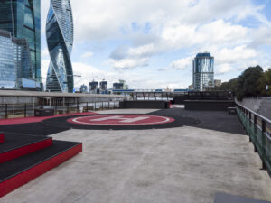 rechnaya-progulka-na-posledniy-zvonok-2020-na-komfortabelnom-teplokhode-loft-boat-05