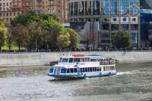 rechnaya-progulka-na-teplohode-karmel-9-maya-02