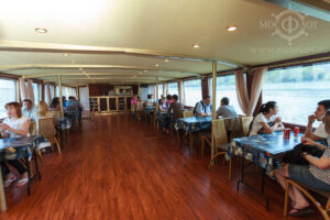 rechnaya-progulka-na-teplohode-karmel-9-maya-07