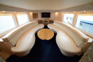 rechnaya-progulka-na-teplokhode-burger-xxl-pivo-ili-napitok-03