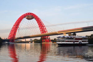 rechnaya-progulka-na-teplokhode-vykhodnogo-dnya-v-podvore-pokrovskogo-monastyrya-10