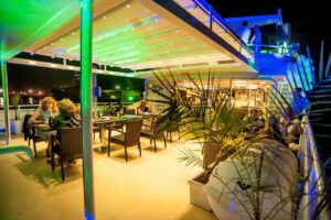 rechnaya-progulka-na-yakhte-restorane-klassa-lyuks-palma-de-sochi-s-obedom-ili-uzhinompobeda-10