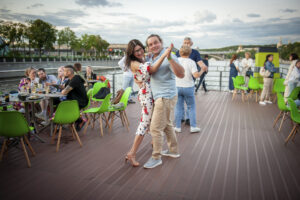 rechnaya-progulka-ogni-neboskryobov-premium-ot-parka-kultury-s-prokhozhdeniyem-moskva-siti-01