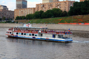 rechnaya-progulka-ot-parka-zaryade-do-moskva-siti-06