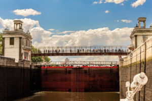 rechnaya-progulka-ot-severnogo-rechnogo-vokzala-do-moskva-siti-s-prokhozhdeniyem-shlyuzov-01