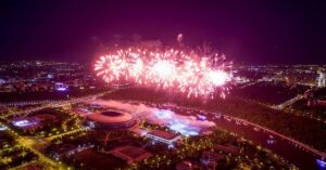 rechnaya-progulka-ot-zaryadya-s-prosmotrom-salyuta-v-den-goroda-03