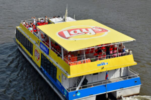 rechnaya-progulka-po-centru-moskvy-na-teplohodah-snegiri-16