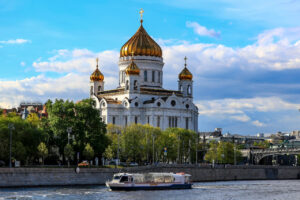 rechnaya-progulka-po-obvodnomu-kanalu-moskvy-ot-prichala-patriarshiy-marshrut-krugovoy-01