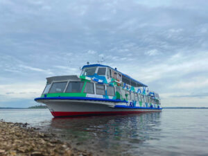 rechnaya-progulka-po-reke-volge-na-teplokhode-kazanskiy-akkordeon-03