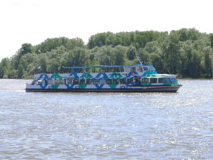 rechnaya-progulka-po-reke-volge-na-teplokhode-v-kazani-05