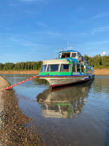 rechnaya-progulka-po-reke-volge-na-teplokhode-v-kazani-06