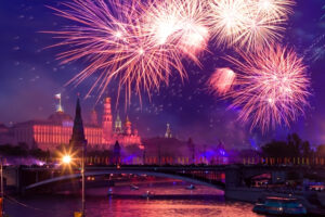 rechnaya-progulka-po-tsentru-moskvy-s-uzhinom-i-prosmotrom-salyuta-v-den-pobedy-01