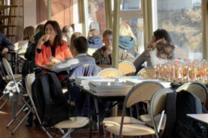 rechnaya-progulka-po-tsentru-moskvy-s-uzhinom-ili-obedom-ot-parka-zaryade-03