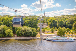 rechnaya-progulka-po-unikalnomu-marshrutu-ot-vorobyovykh-gor-do-parka-zaryade-01