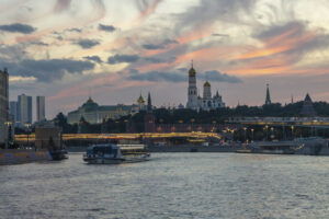 rechnaya-progulka-po-unikalnomu-marshrutu-ot-vorobyovykh-gor-do-parka-zaryade-03